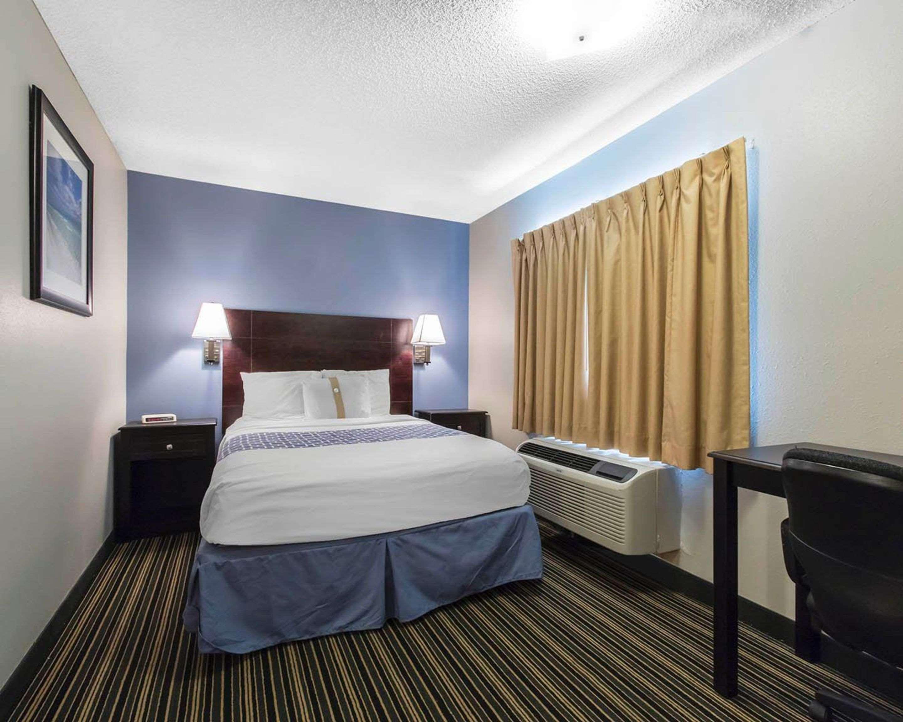 Suburban Extended Stay Hotel Naval Base Area Warrington Exteriér fotografie