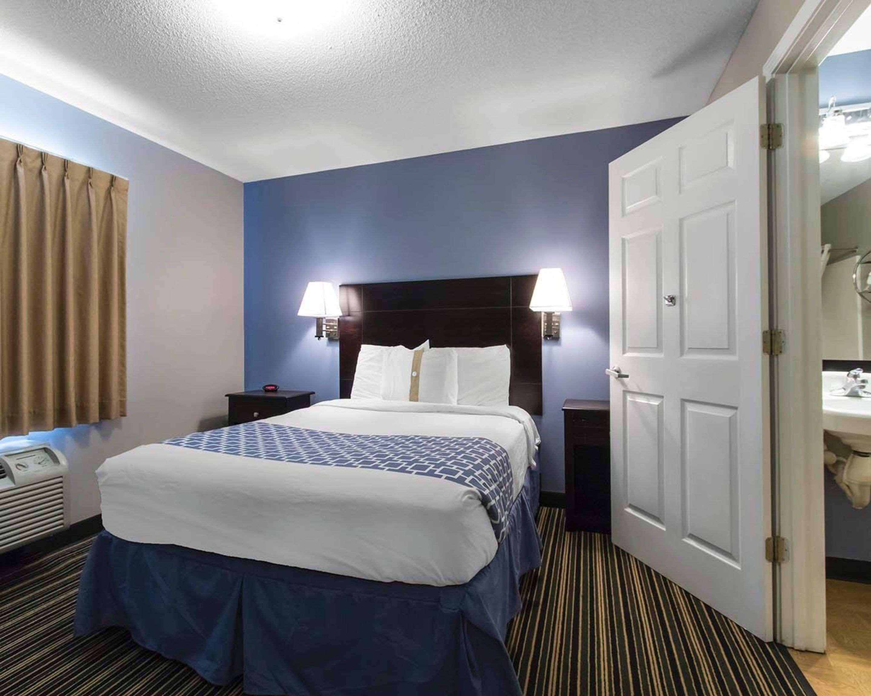 Suburban Extended Stay Hotel Naval Base Area Warrington Exteriér fotografie