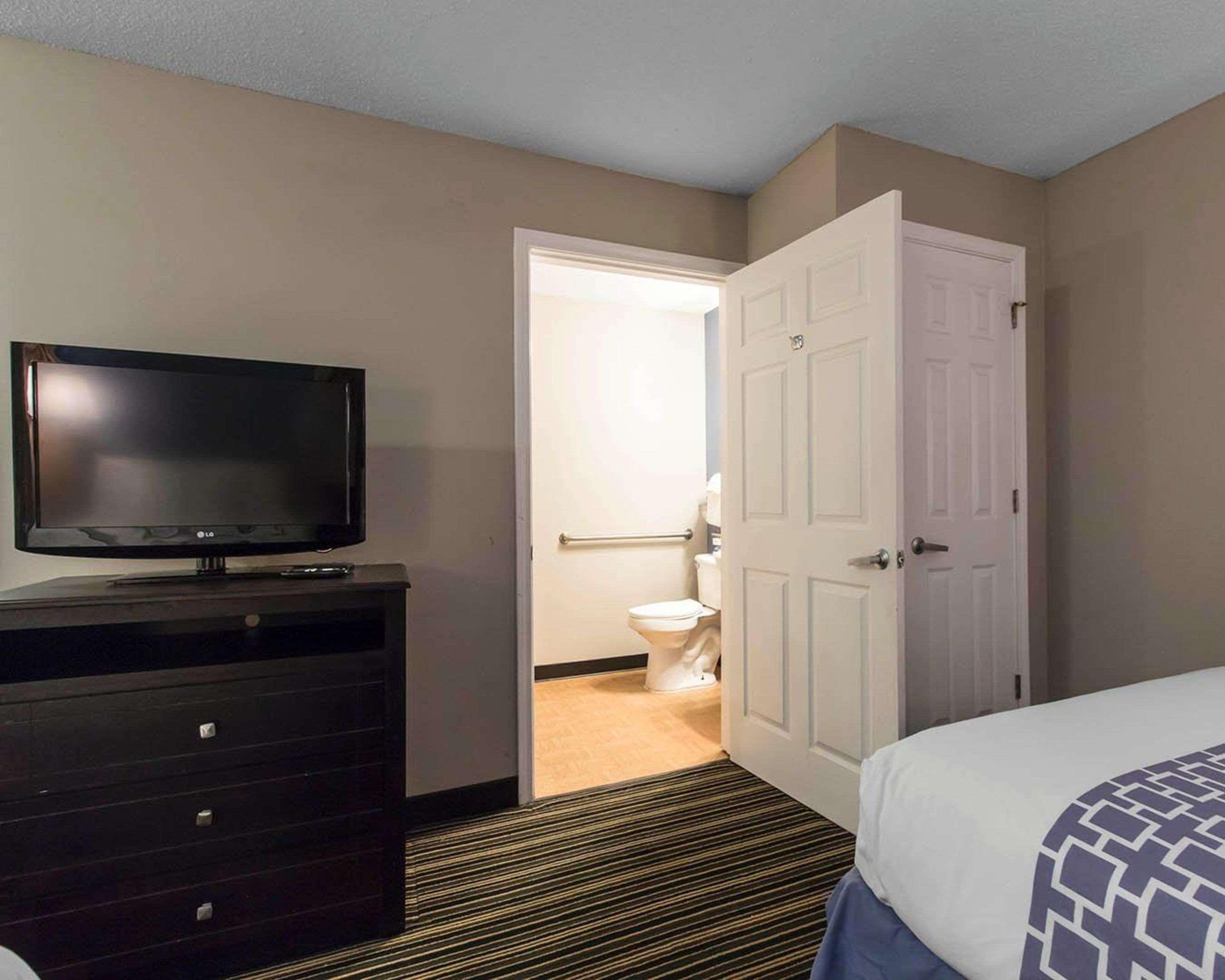 Suburban Extended Stay Hotel Naval Base Area Warrington Exteriér fotografie